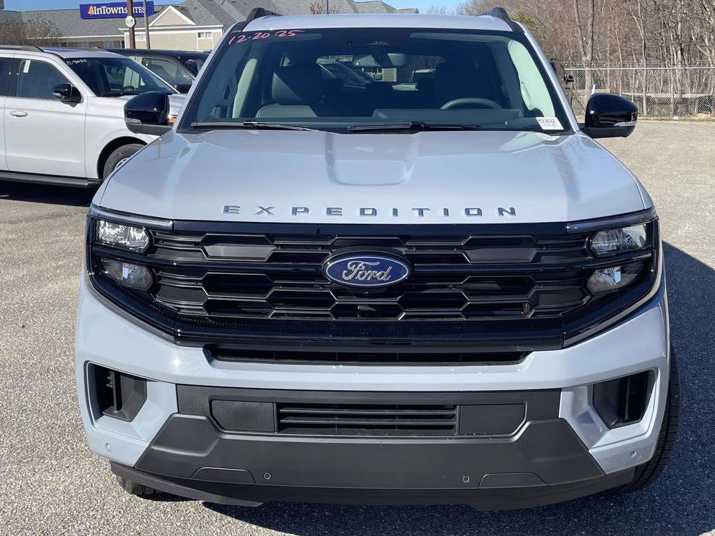 2026 Glacier Gray Metallic Tri-Coat Ford Expedition Max Active RWD SUV
