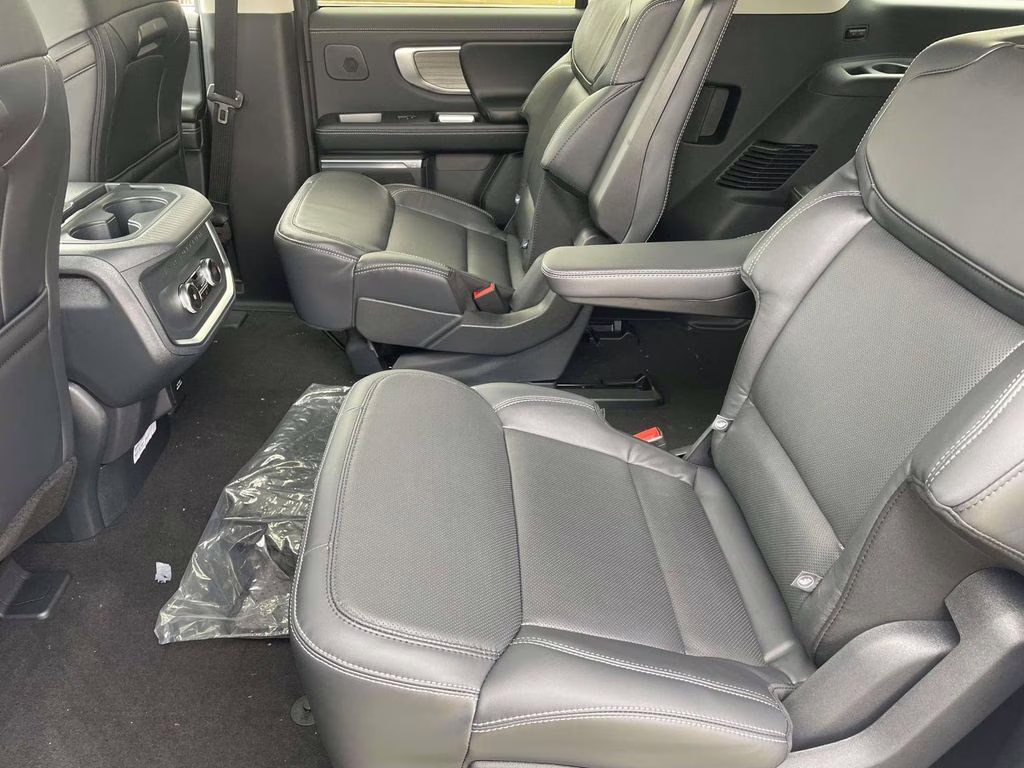 2025 Agate Black Metallic Ford Expedition Max Platinum 4X4 SUV