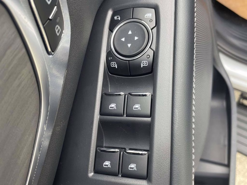 2025 Agate Black Metallic Ford Expedition Max Platinum 4X4 SUV