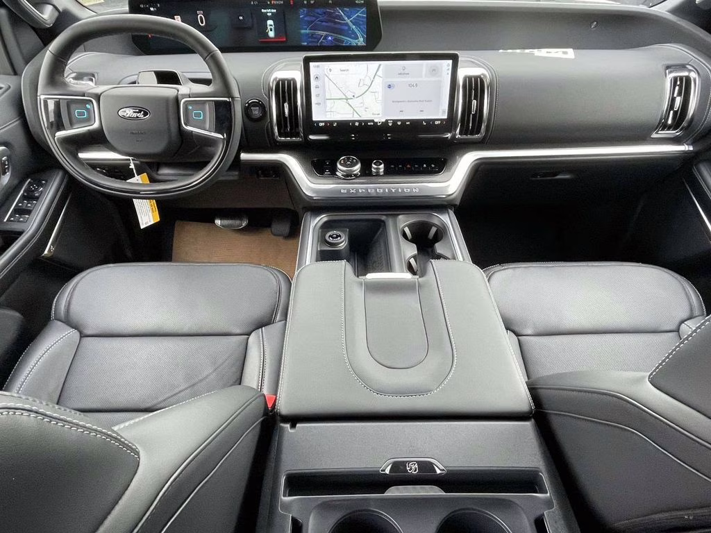 2025 Star White Metallic Tri-Coat Ford Expedition Max Platinum 4X4 SUV