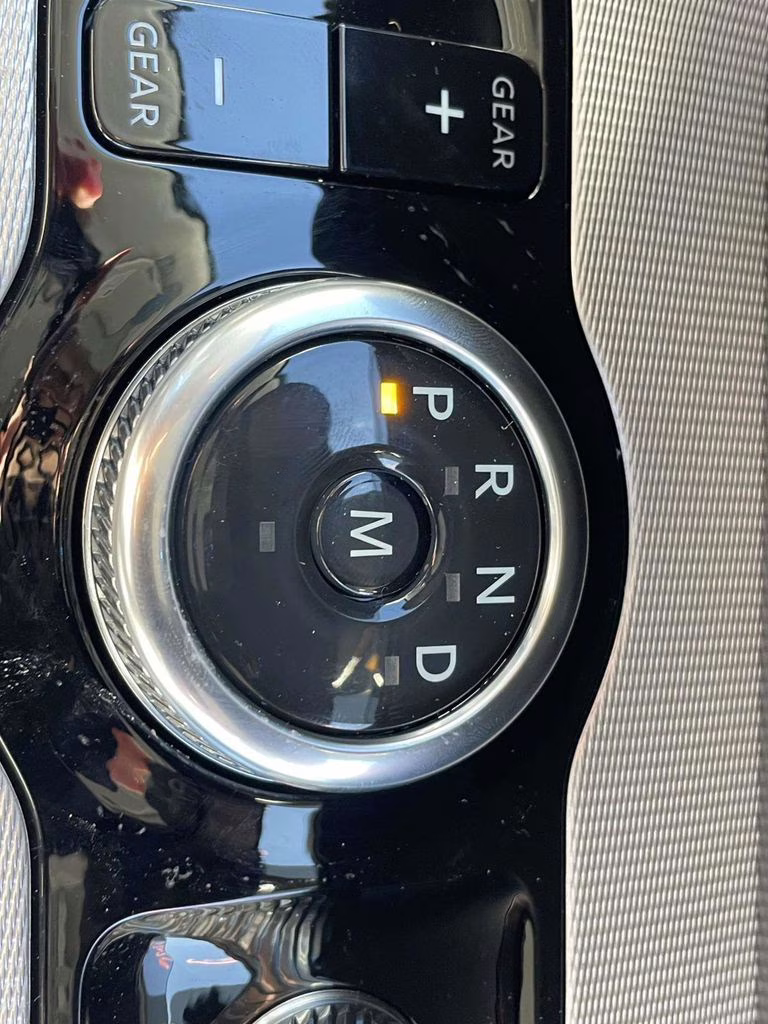 2026 Glacier Gray Metallic Tri-Coat Ford Expedition Active RWD SUV