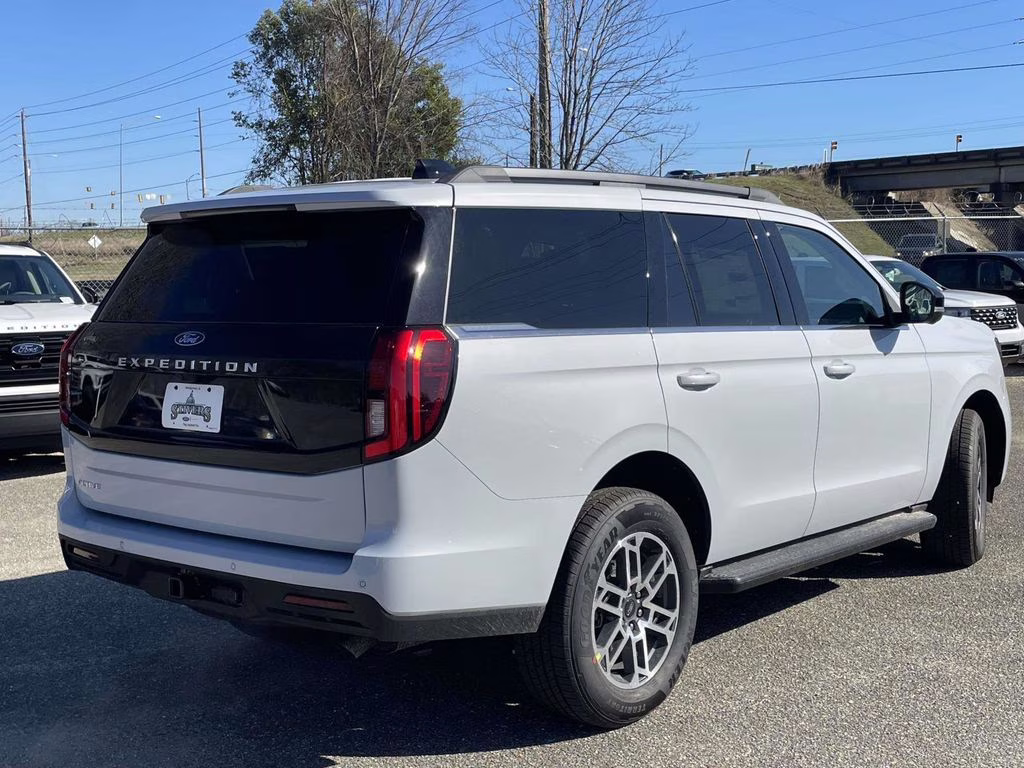 2026 Space Silver Metallic Ford Expedition Active RWD SUV