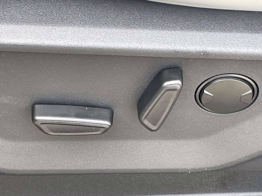 2026 Star White Metallic Tri-Coat Ford Expedition Active RWD SUV