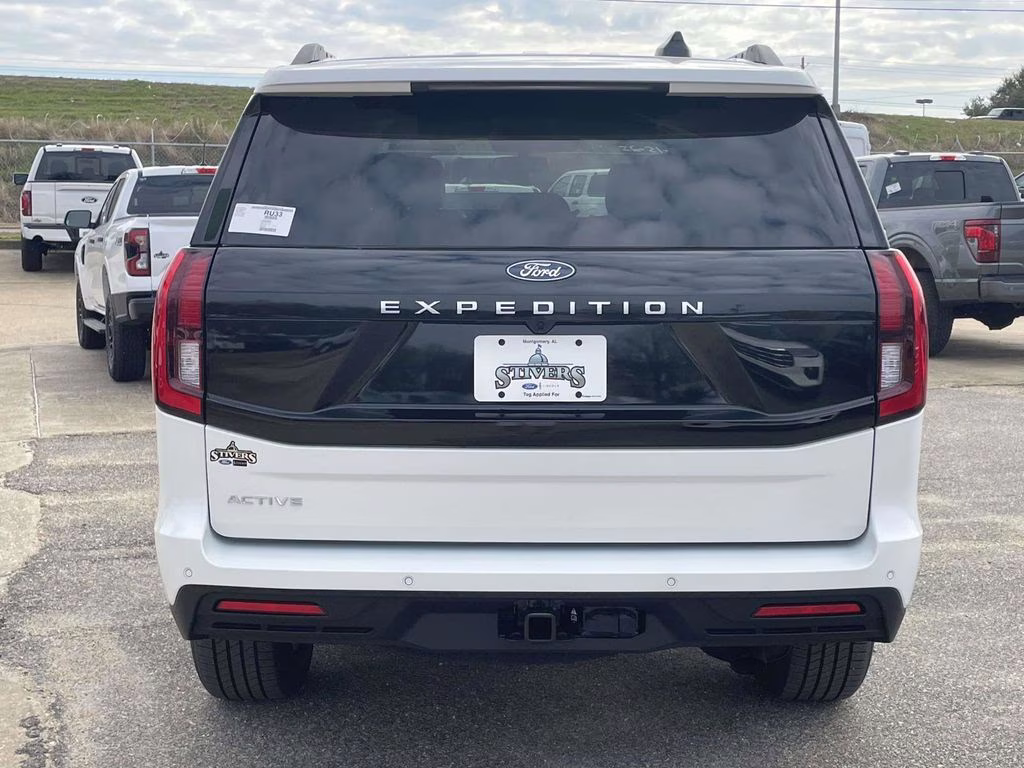 2026 Star White Metallic Tri-Coat Ford Expedition Active RWD SUV