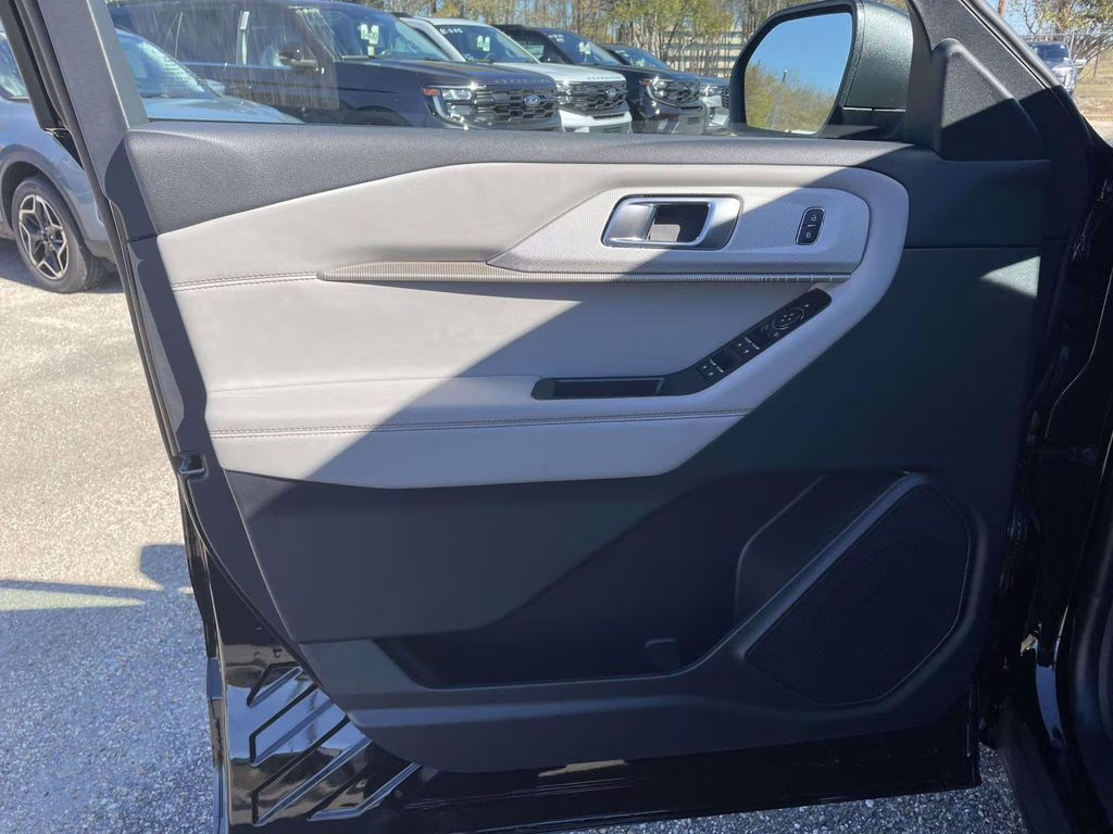 2026 Agate Black Metallic Ford Explorer Active RWD SUV