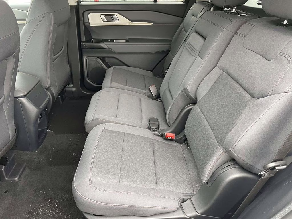 2026 Star White Metallic Tri-Coat Ford Explorer Active RWD SUV