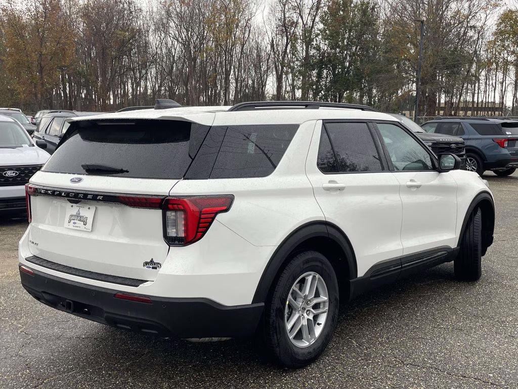 2026 Star White Metallic Tri-Coat Ford Explorer Active RWD SUV