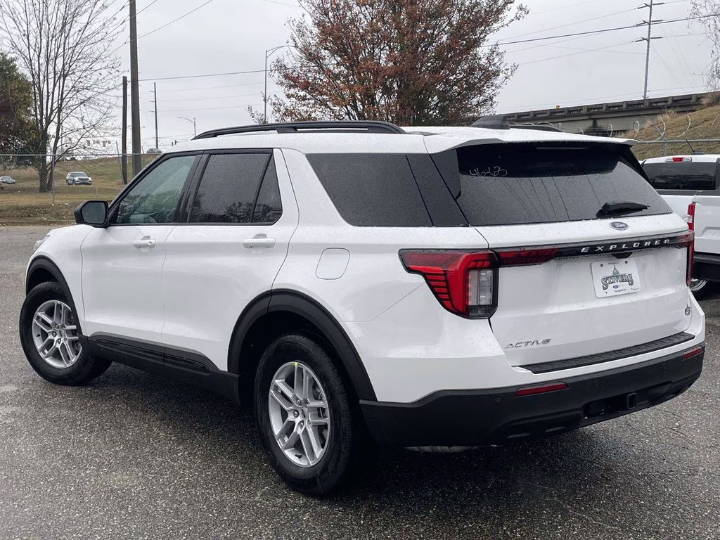2026 Star White Metallic Tri-Coat Ford Explorer Active RWD SUV