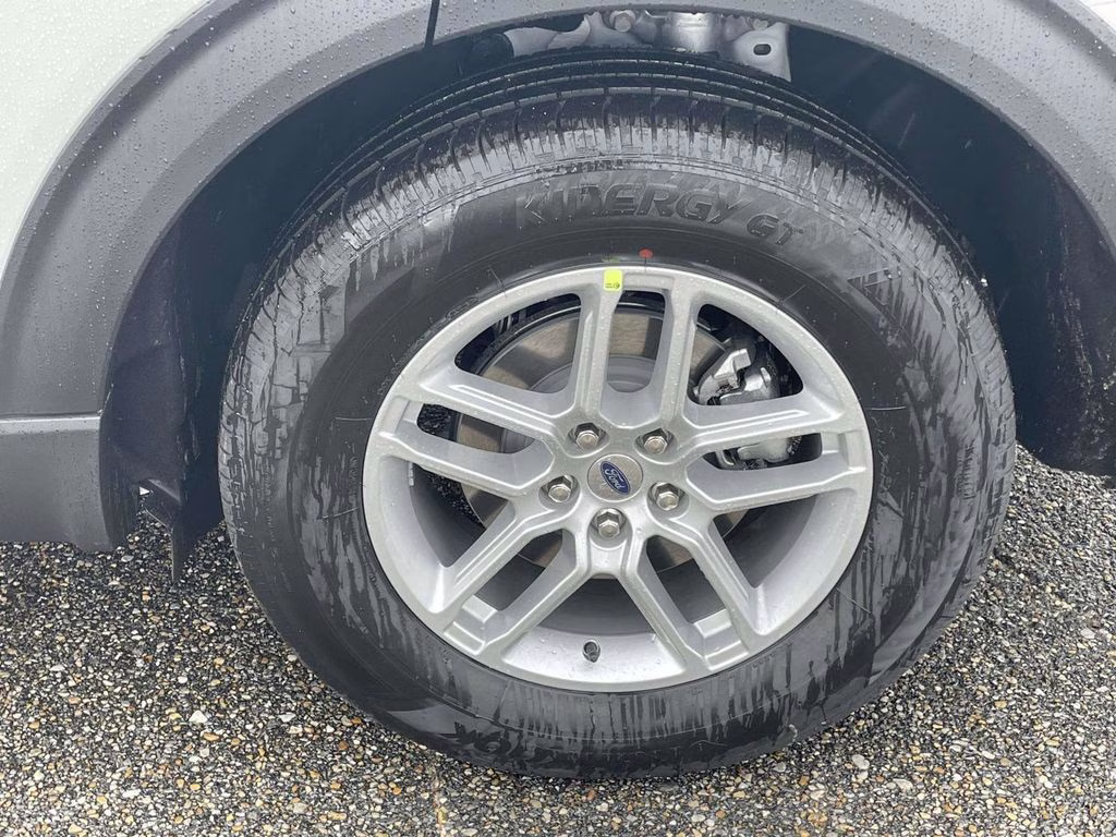 2026 Star White Metallic Tri-Coat Ford Explorer Active RWD SUV