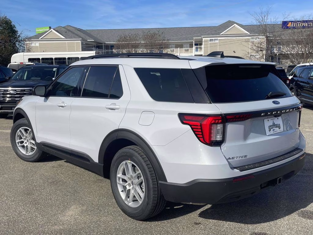 2026 Space White Metallic Ford Explorer Active RWD SUV