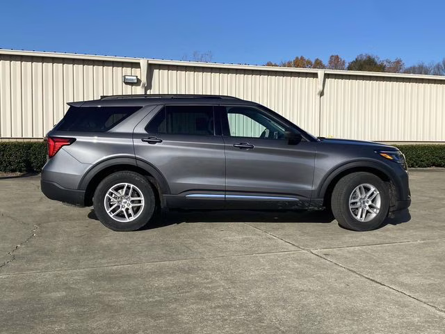 2025 Gray Metallic Ford Explorer Active RWD SUV