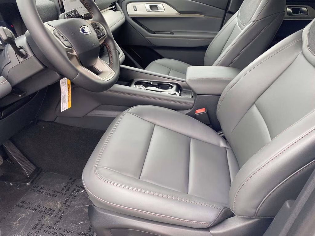 2026 Star White Metallic Tri-Coat Ford Explorer Active RWD SUV