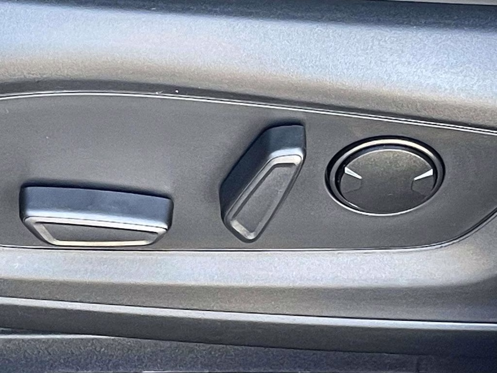 2026 Agate Black Metallic Ford Explorer Active RWD SUV