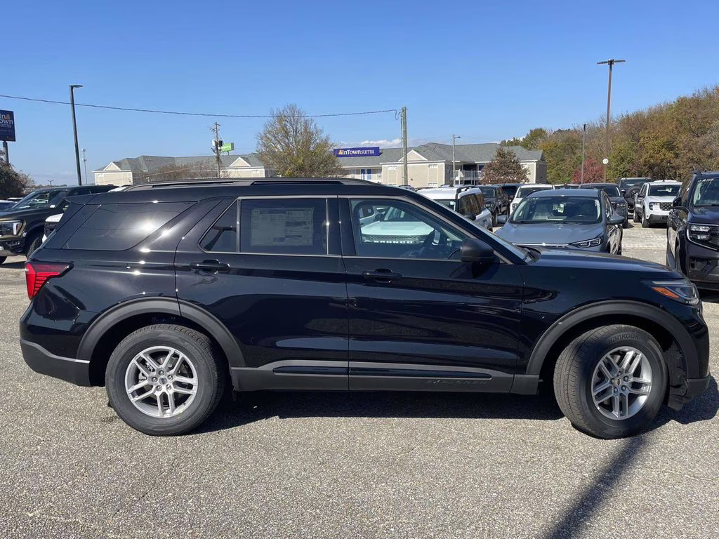 2026 Agate Black Metallic Ford Explorer Active RWD SUV