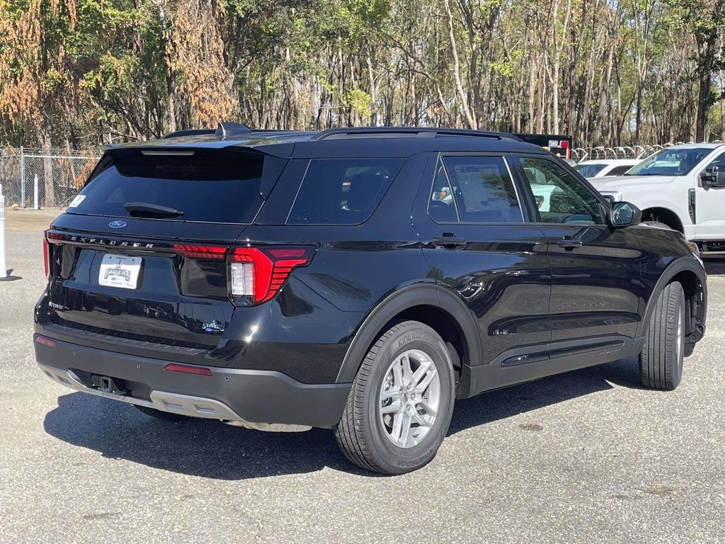 2026 Agate Black Metallic Ford Explorer Active RWD SUV