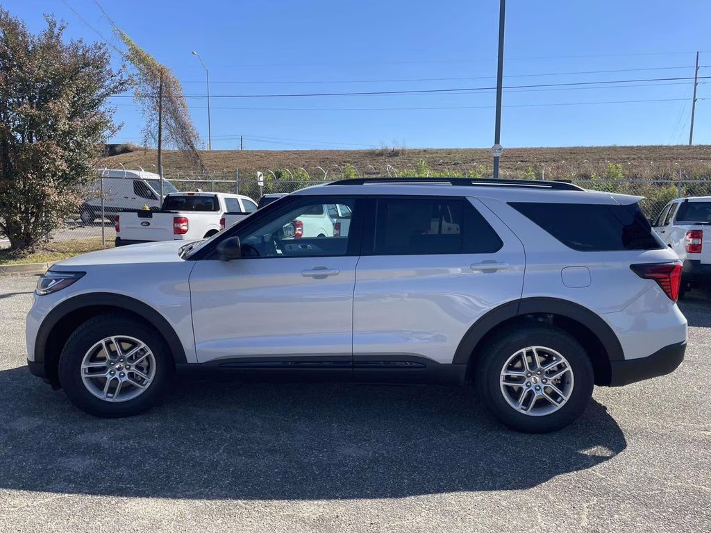 2026 Space White Metallic Ford Explorer Active RWD SUV