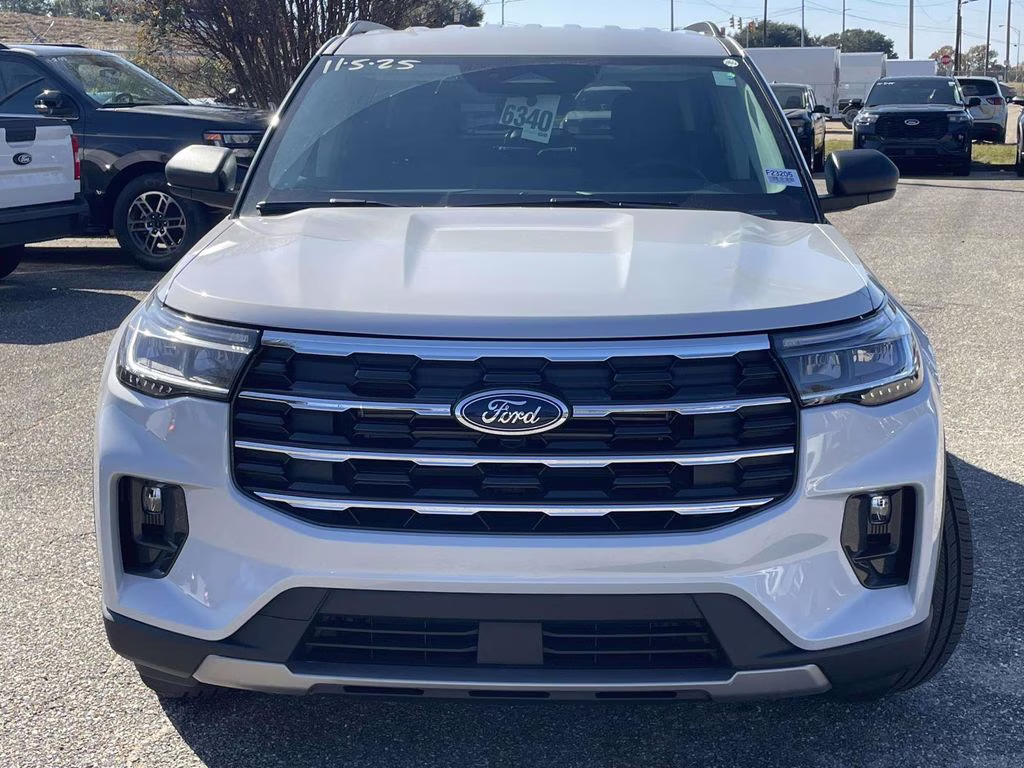 2026 Space White Metallic Ford Explorer Active RWD SUV