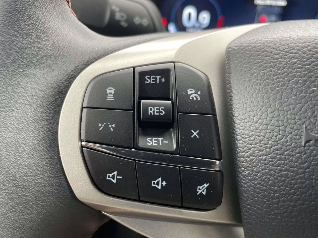 2026 Agate Black Metallic Ford Explorer Active RWD SUV