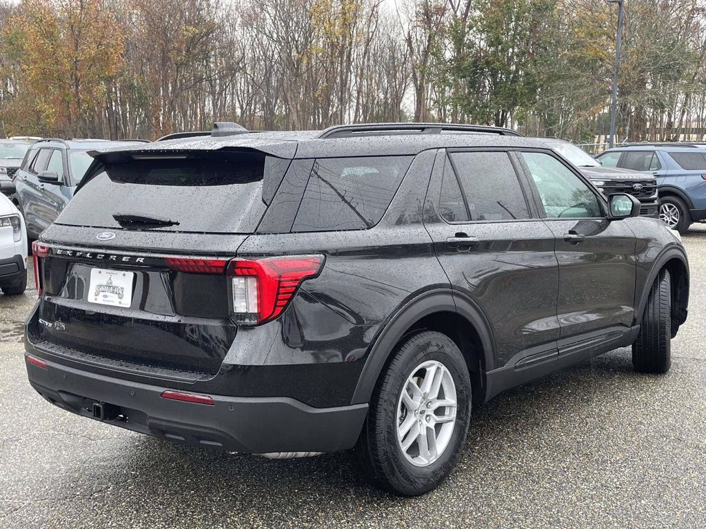 2026 Agate Black Metallic Ford Explorer Active RWD SUV