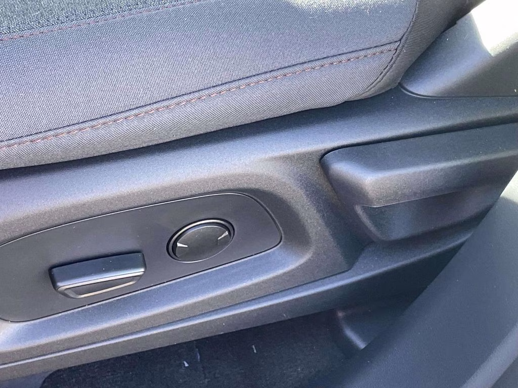 2026 Star White Metallic Tri-Coat Ford Explorer Active RWD SUV