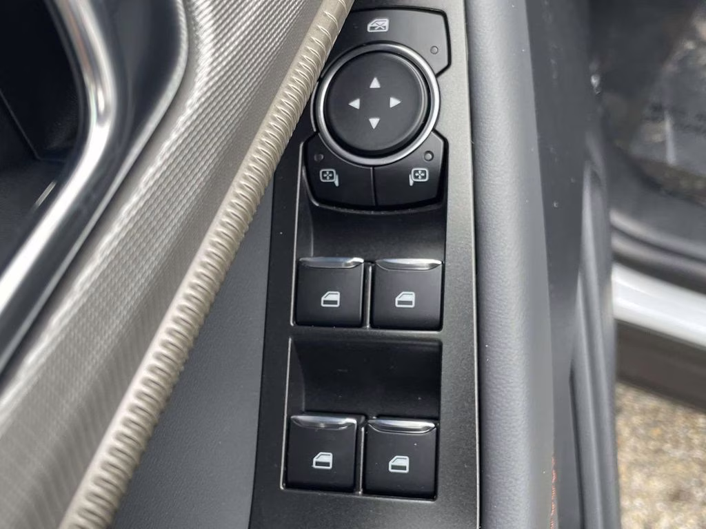 2026 Space White Metallic Ford Explorer Active RWD SUV