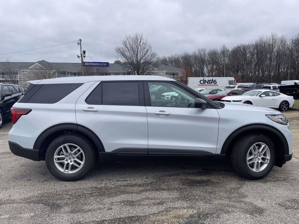 2026 Space White Metallic Ford Explorer Active RWD SUV