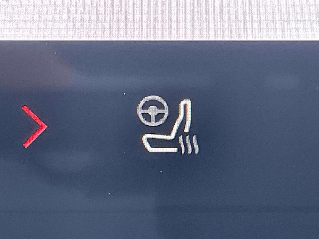 2026 Star White Metallic Tri-Coat Ford Explorer Active RWD SUV