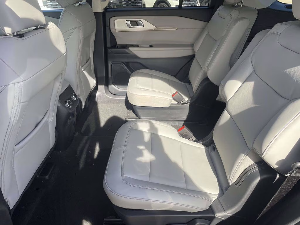 2026 Agate Black Metallic Ford Explorer Active RWD SUV