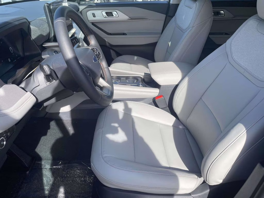 2026 Agate Black Metallic Ford Explorer Active RWD SUV