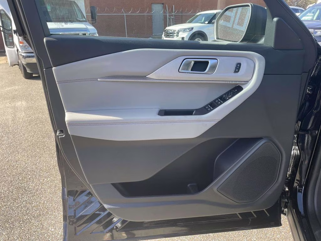 2026 Agate Black Metallic Ford Explorer Active RWD SUV