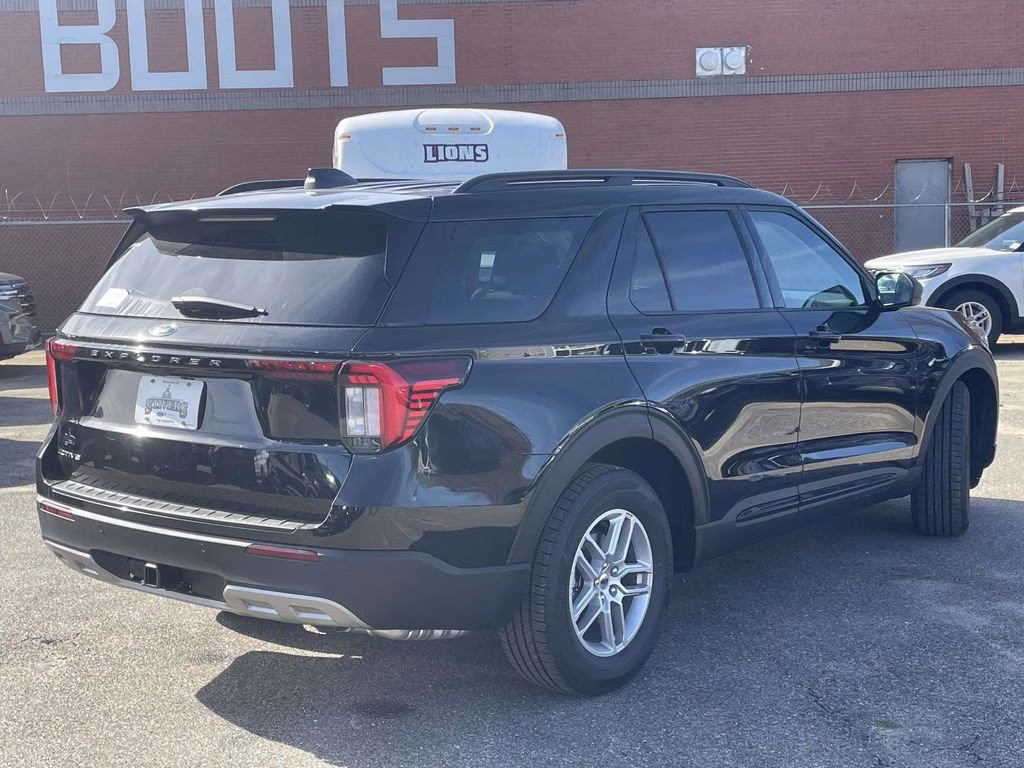 2026 Agate Black Metallic Ford Explorer Active RWD SUV