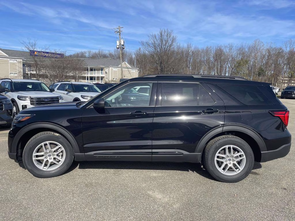 2026 Agate Black Metallic Ford Explorer Active RWD SUV