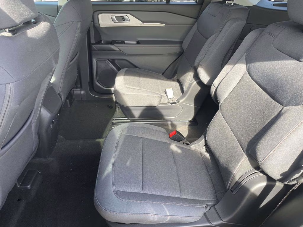 2026 Agate Black Metallic Ford Explorer Active RWD SUV