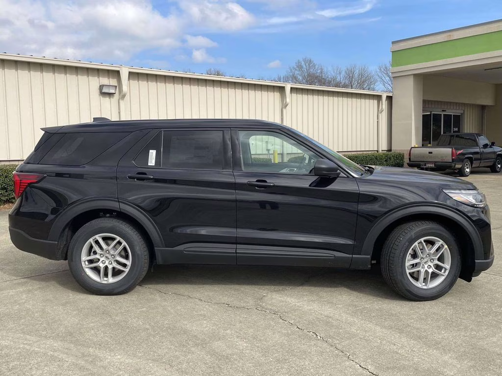 2026 Agate Black Metallic Ford Explorer Active RWD SUV