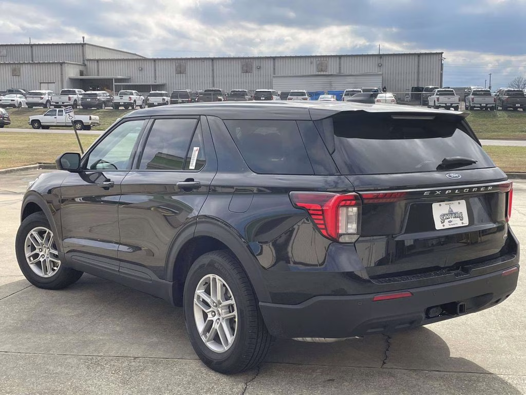 2026 Agate Black Metallic Ford Explorer Active RWD SUV