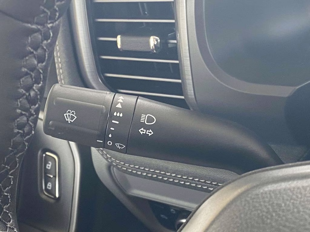 2025 Antimatter Blue Metallic Ford F-150 Lightning Flash AWD Truck