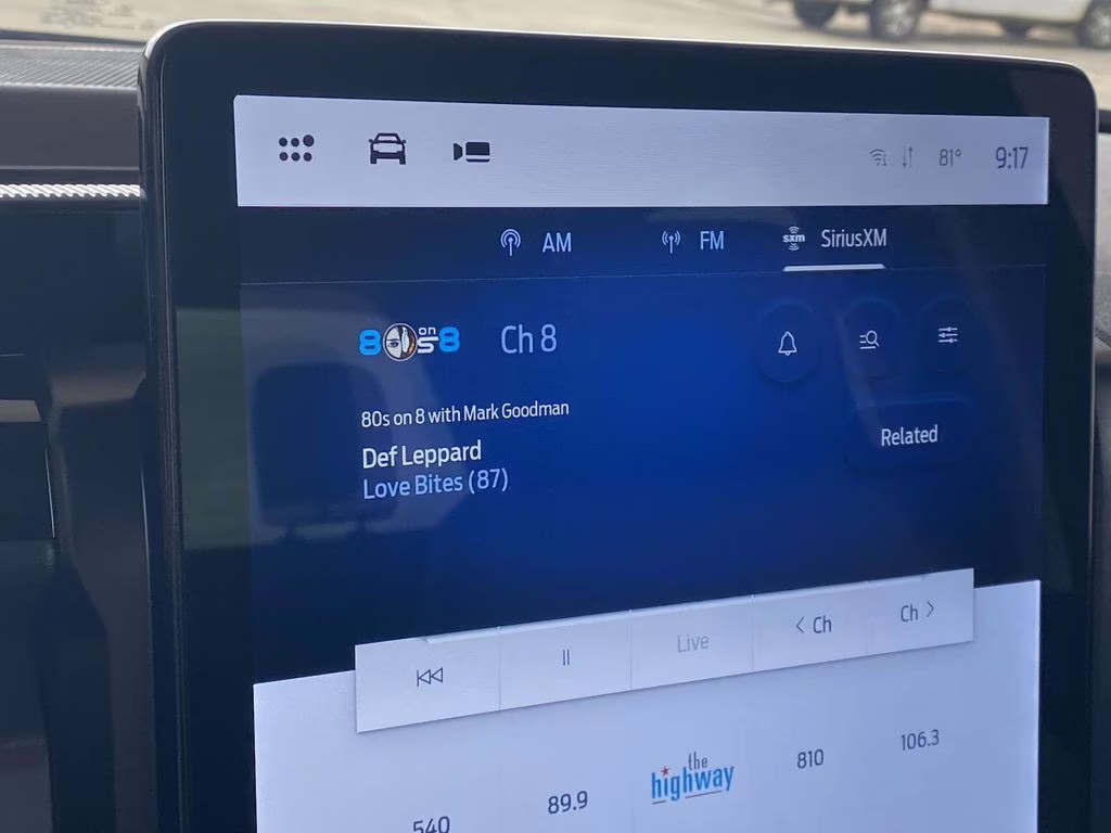 2025 Space White Metallic Ford F-150 Lightning Flash AWD Truck