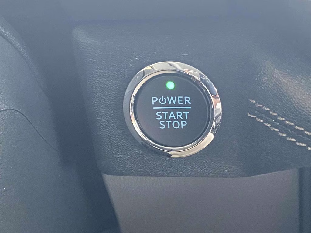 2025 Space White Metallic Ford F-150 Lightning Flash AWD Truck