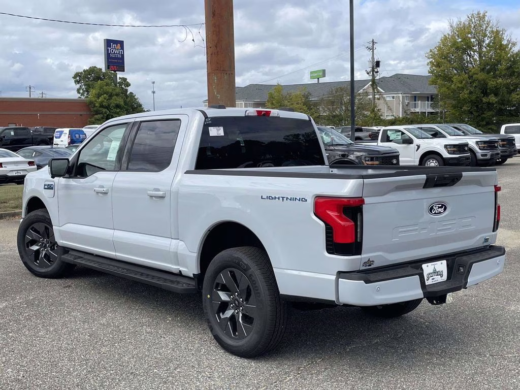 2025 Space White Metallic Ford F-150 Lightning Flash AWD Truck