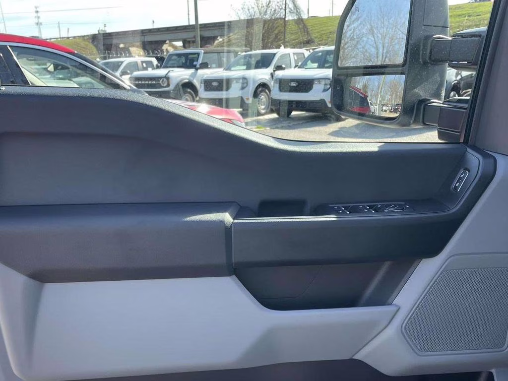 2026 Oxford White Ford Super Duty F-250 SRW XL 4X4 Truck