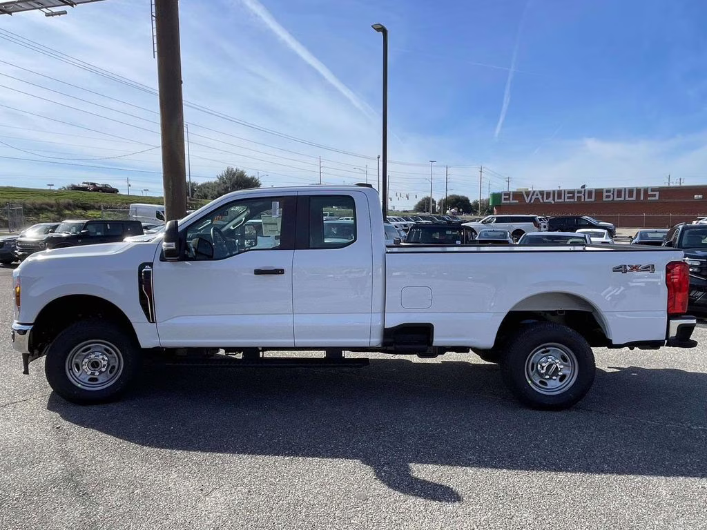 2026 Oxford White Ford Super Duty F-250 SRW XL 4X4 Truck