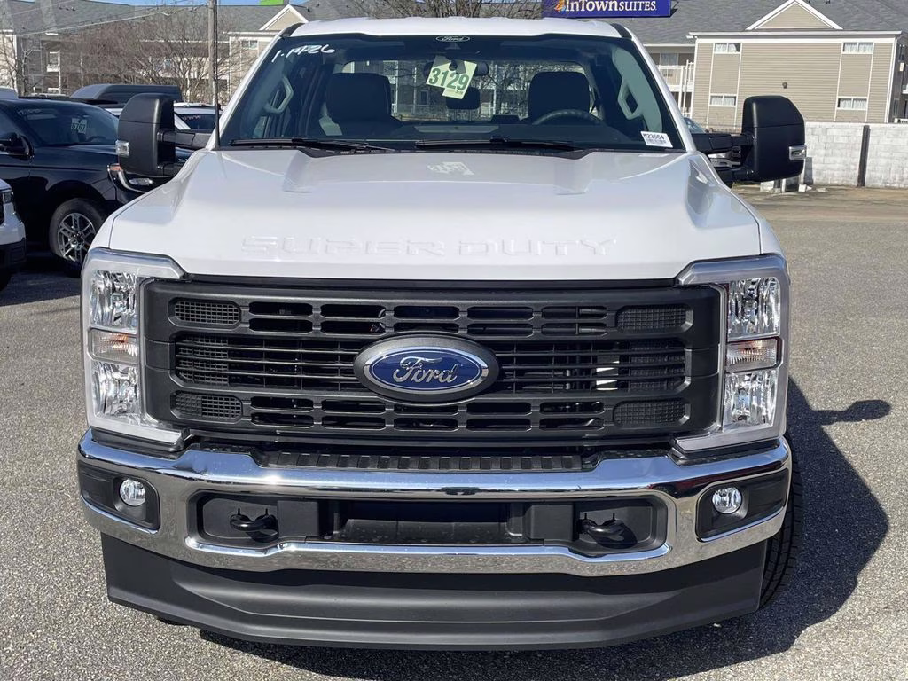 2026 Oxford White Ford Super Duty F-250 SRW XL 4X4 Truck