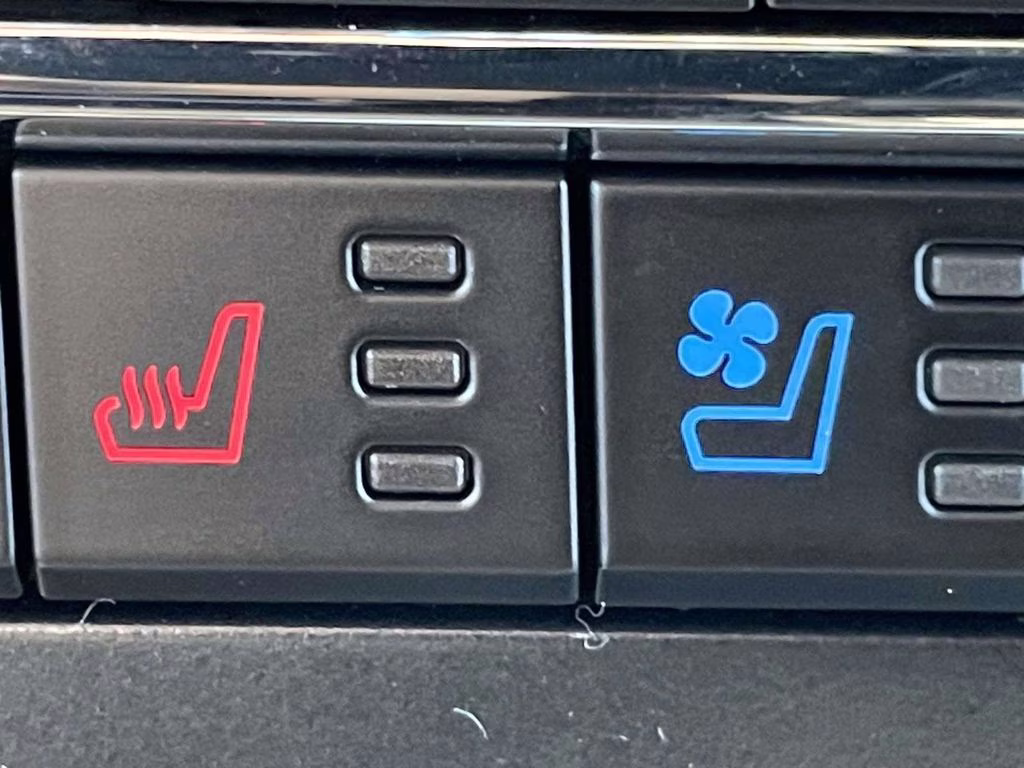 2026 Oxford White Ford Super Duty F-250 SRW Lariat 4X4 Truck