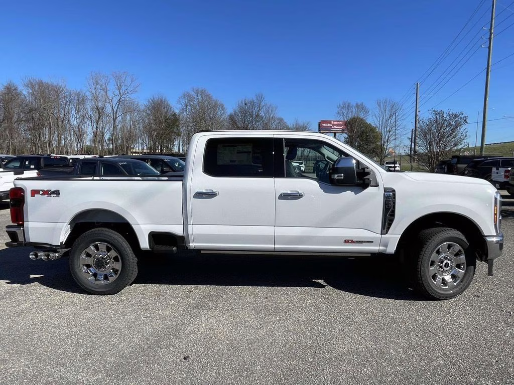 2026 Oxford White Ford Super Duty F-250 SRW Lariat 4X4 Truck
