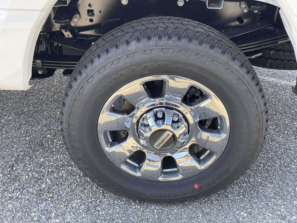 2026 Star White Metallic Tri-Coat Ford Super Duty F-250 SRW Lariat 4X4 Truck