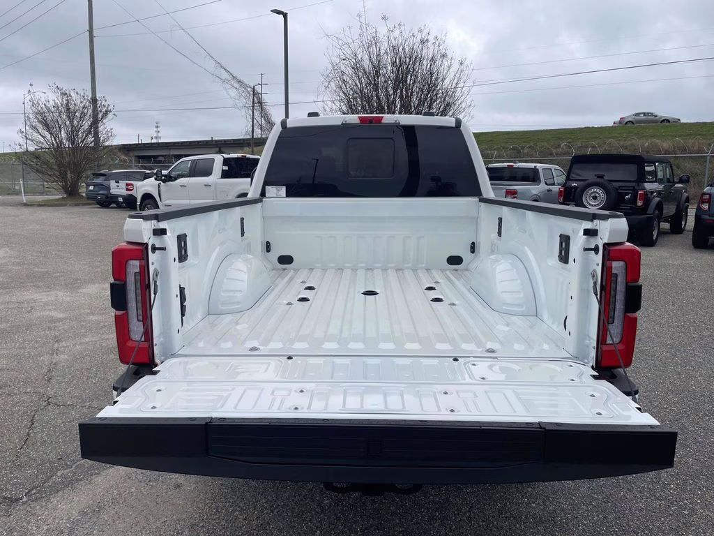 2026 Star White Metallic Tri-Coat Ford Super Duty F-250 SRW Platinum 4X4 Truck