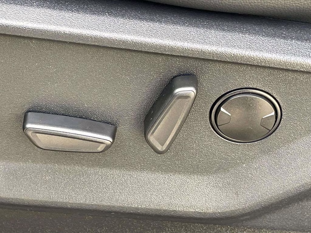 2026 Glacier Gray Metallic Tri-Coat Ford Super Duty F-250 SRW Lariat 4X4 Truck