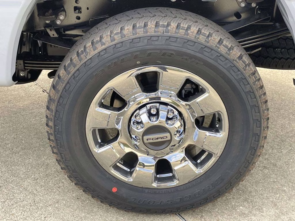 2026 Glacier Gray Metallic Tri-Coat Ford Super Duty F-250 SRW Lariat 4X4 Truck