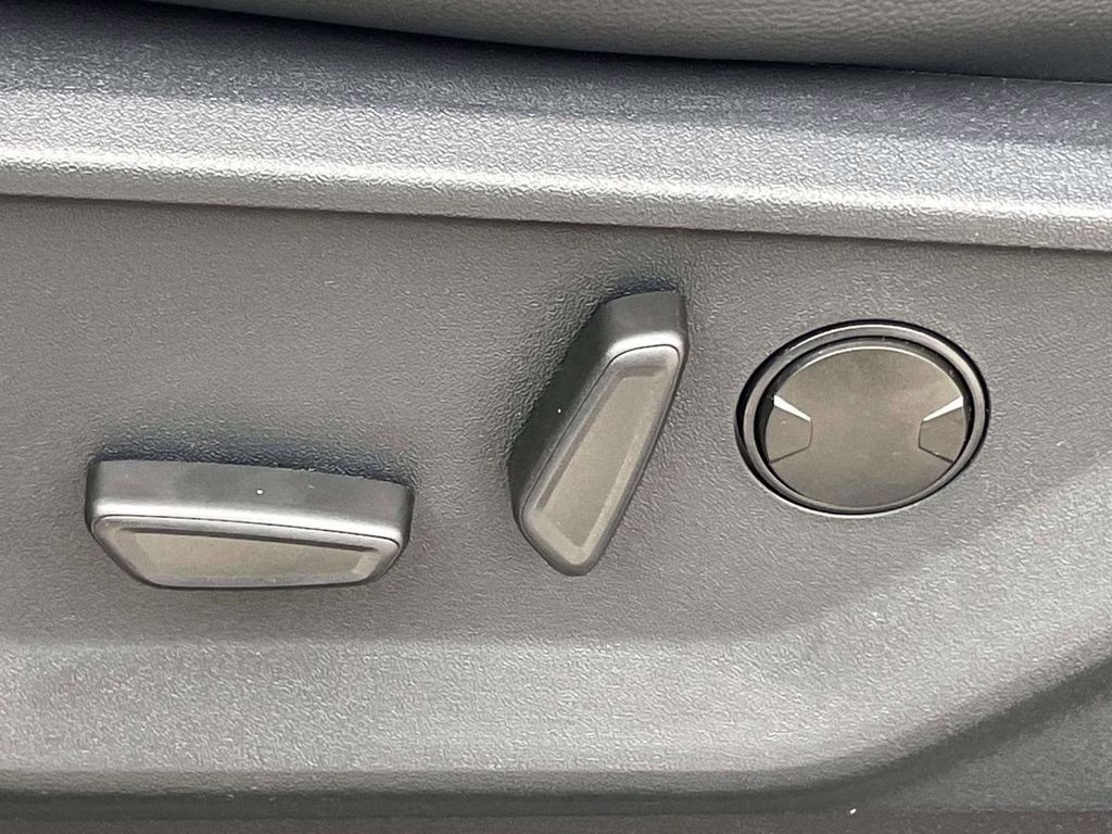 2026 Avalanche Ford Super Duty F-250 SRW Lariat 4X4 Truck