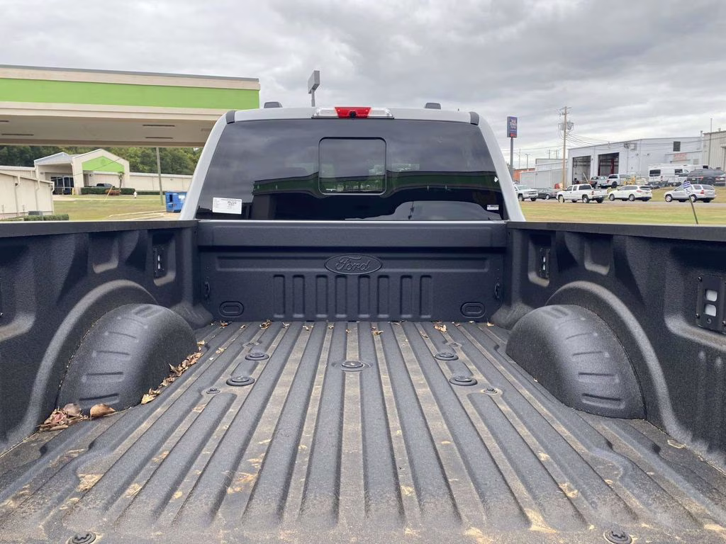 2026 Avalanche Ford Super Duty F-350 SRW Lariat 4X4 Truck